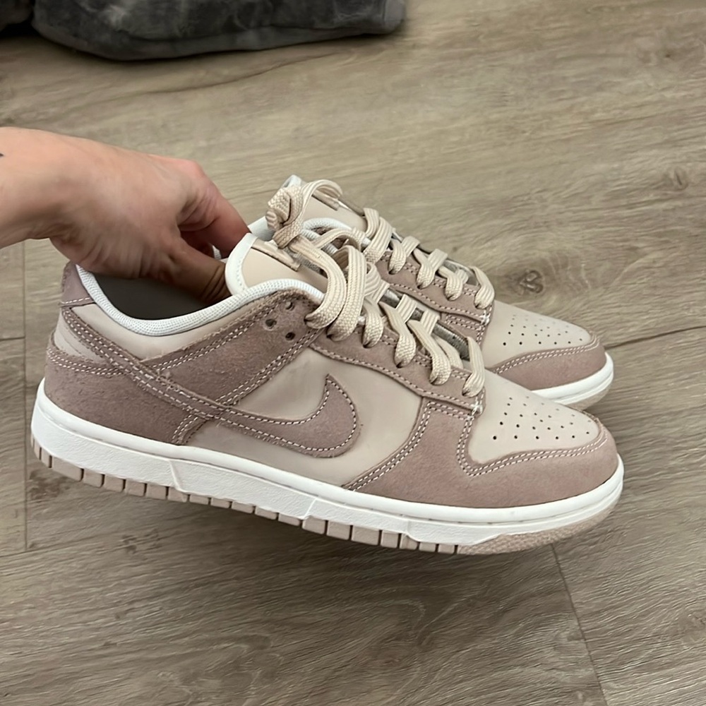 Nike dunks in beige
